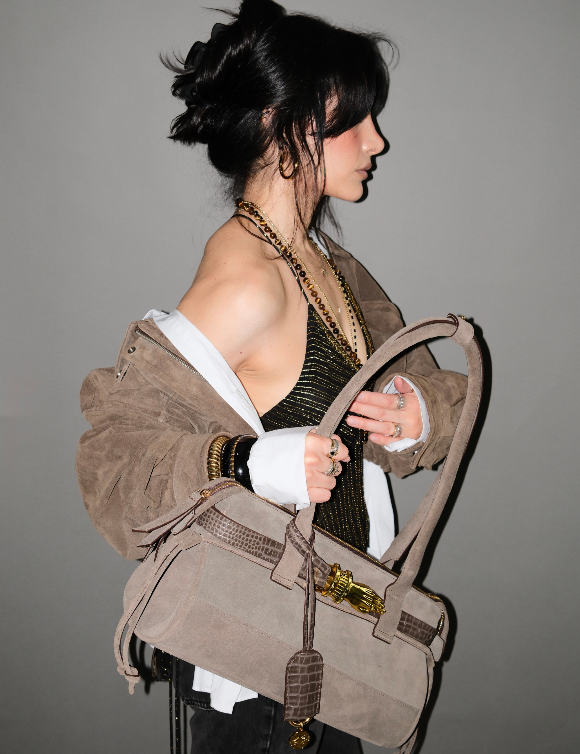 The East West Bag Oracle Hiss Taupé Suede